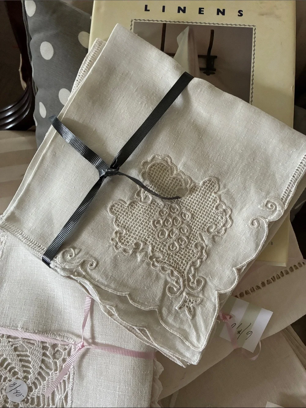 Embroidered Linen Napkins - 4 Set